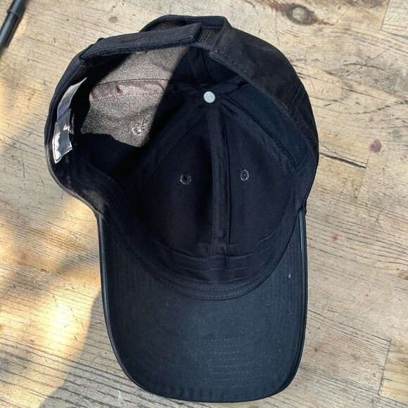 VTG Nike Puff Print Nike Swoosh logo Strapback in black - Picture 5 of 6